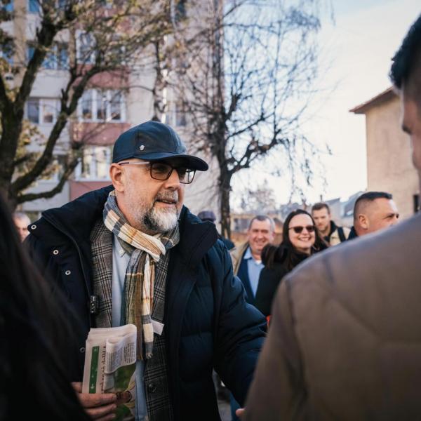 Kelemen Hunor véleménye szerint Călin Georgescu akkor érhet el győzelmet, ha sikerül megfelelően mobilizálnia a támogatóit, és hatékonyan kommunikálnia az elképzeléseit. Emellett kulcsfontosságú, hogy a választási kampány során képes legyen kihasználni az