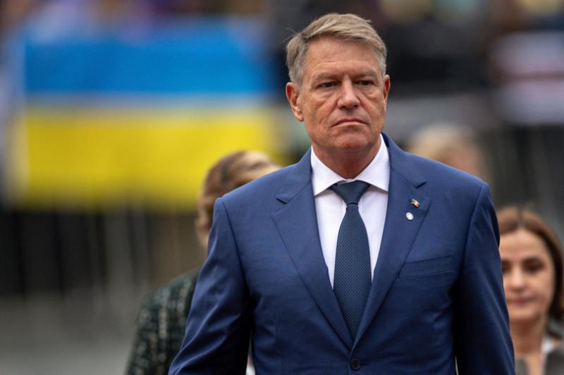 Iohannis először lépett a nyilvánosság elé lemondása után.