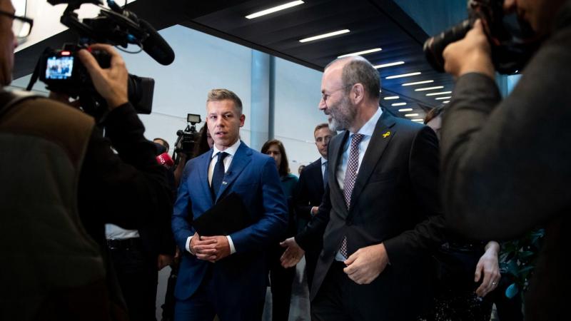 Magyar Péter mélyen elkeseredett a Voks 2025 eredményei miatt, ami komoly frusztrációt okoz számára.
