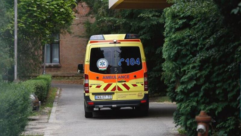 Csőtörés a Markusovszky-kórházban: Magyar Péter felkavaró helyzetet teremtett, de Takács Péter megnyugtatta a kedélyeket.