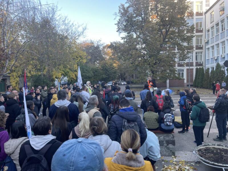 A Szabadka Polgári Mozgalma is kifejezi támogatását az Újvidékre tartó diákok számára.