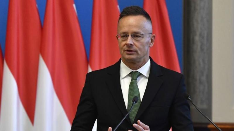 Szijjártó Péter újabb izgalmas információkat osztott meg a kenyai légi katasztrófa hátteréről.