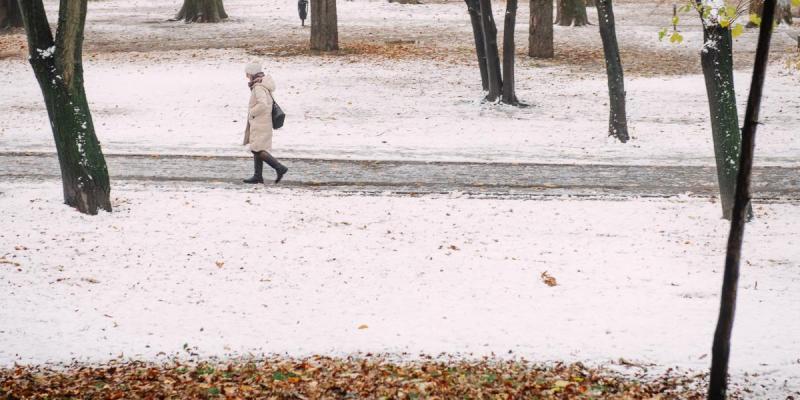 A jövő hét elején még érkezhetnek hópelyhek, de aztán a felhők begyűlnek, és szárazabb, borongósabb időszak köszönt ránk.