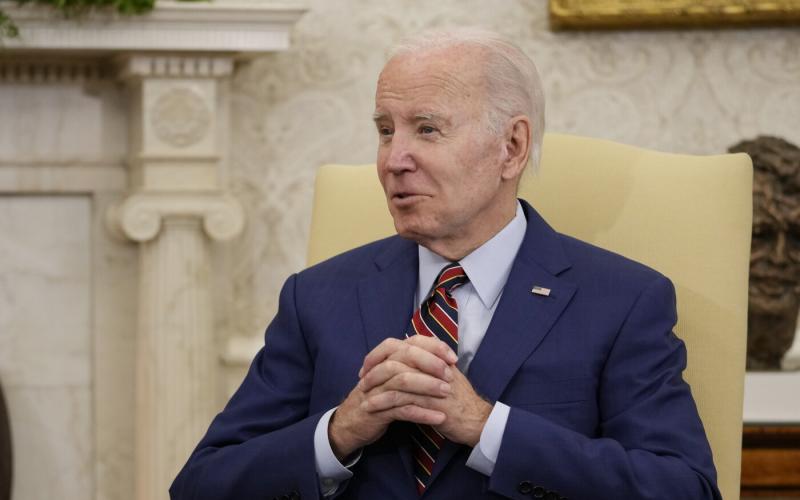 Joe Biden újabb mérföldkőhöz érkezett az ítéletek enyhítése és a kegyelmi aktusok terén, hiszen a hivatalba lépése óta megdöntötte a korábbi rekordokat a kiosztott kegyelmek számában.