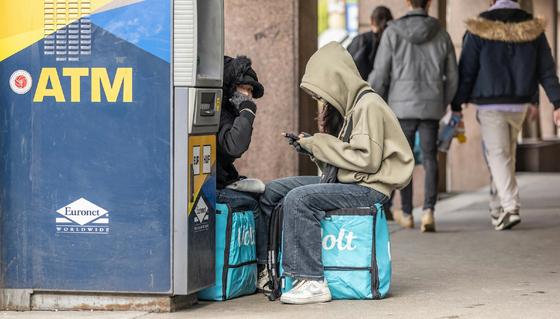 A kormány megfontolná, hogy lezárja a vendégmunkások előtt álló lehetőségeket.