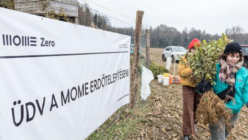 A MOME szenátus ülésén a hallgatók tapsolással próbálták elfojtani a rektor szavait, ezzel kifejezve elégedetlenségüket.