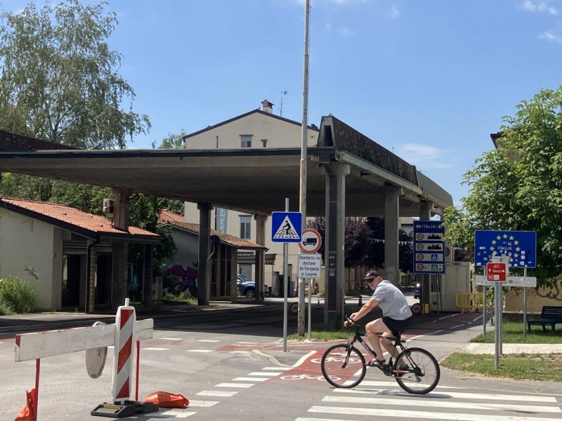 Bár határok nélkül élünk, mégis megint csak pánikba estem a határnál.