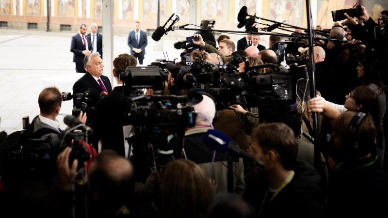 Történelmi csapás a brüsszeli elitnek – Orbán, Macron és Merz letarolták Ursula Von Der Leyen pozícióját!