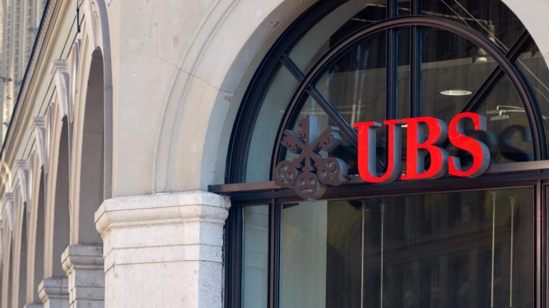 A legnagyobb svájci bank jelentős veszteségeket szenvedhet el az autóipar óriási szereplőjének csődje miatt.