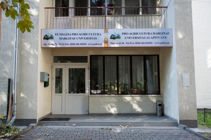 Csíkszereda a mesterséges intelligencia világába lép | Székelyhon

Csíkszereda egy új korszak küszöbén áll, ahol a mesterséges intelligencia (MI) iránti érdeklődés egyre fokozódik. A város vezetése és helyi szakemberek együttműködésével új kezdeményezések