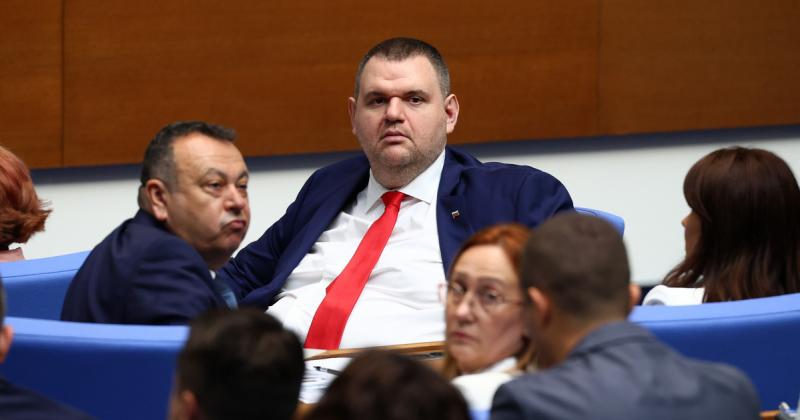 A bolgár parlament döntése értelmében vizsgálóbizottságot alakítottak, amely a Soros-alapítványok működését hivatott részletesen feltárni és elemezni.